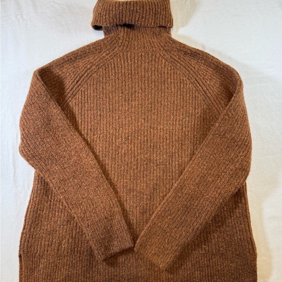 Madewell Mercer Turtleneck Sweater in Coziest Yarn in Brown Heather Cider - Picture 10 of 10